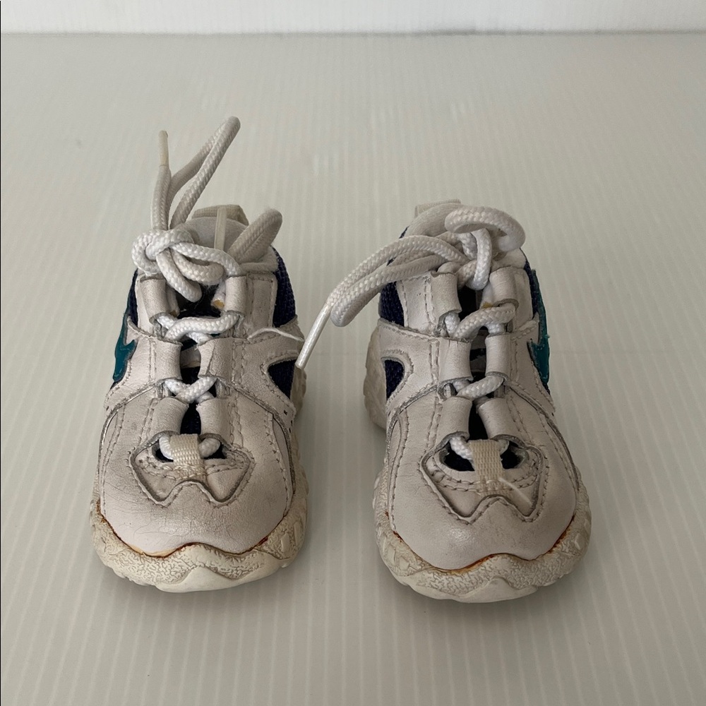 Nike Tennis Shoes C2